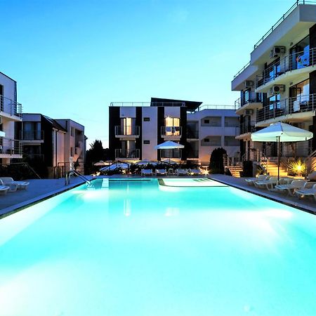 New Line Village Apartments Napospart Kültér fotó
