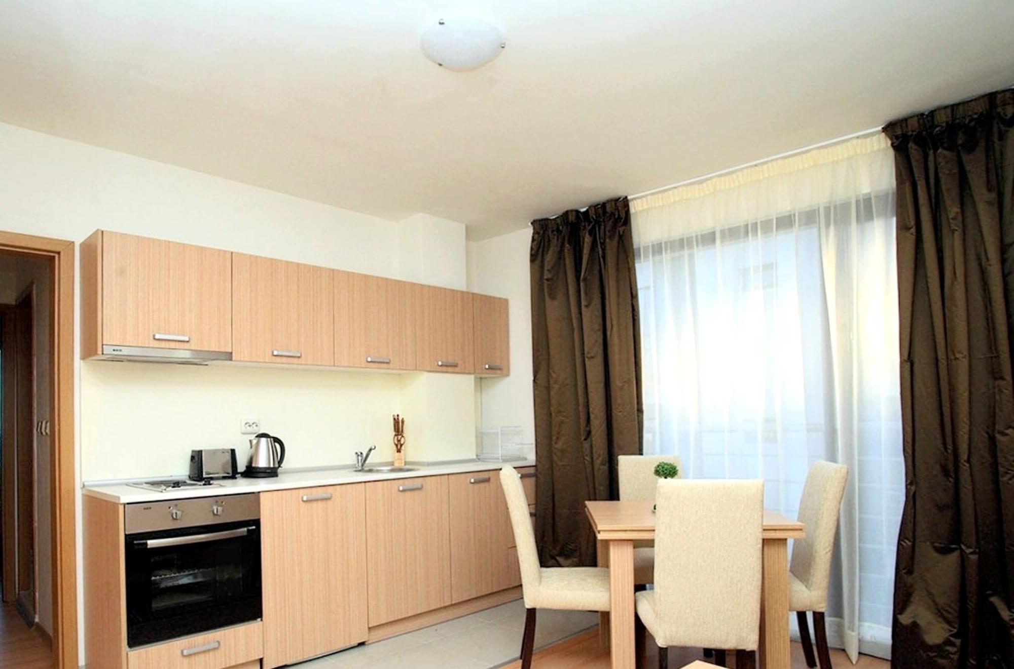 New Line Village Apartments Napospart Szoba fotó