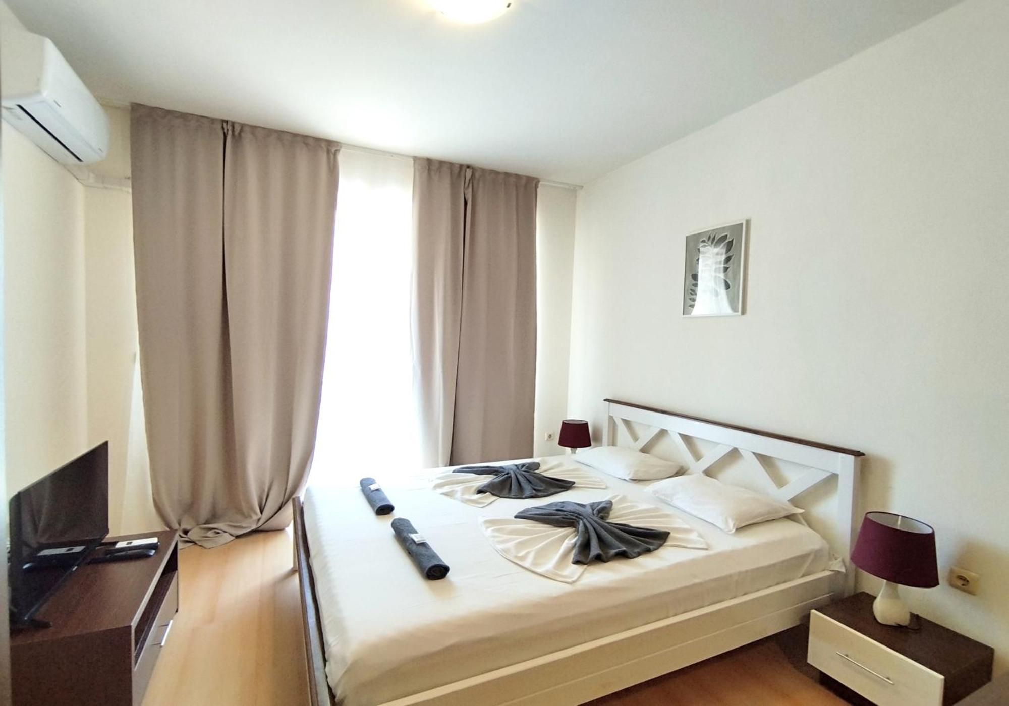 New Line Village Apartments Napospart Kültér fotó