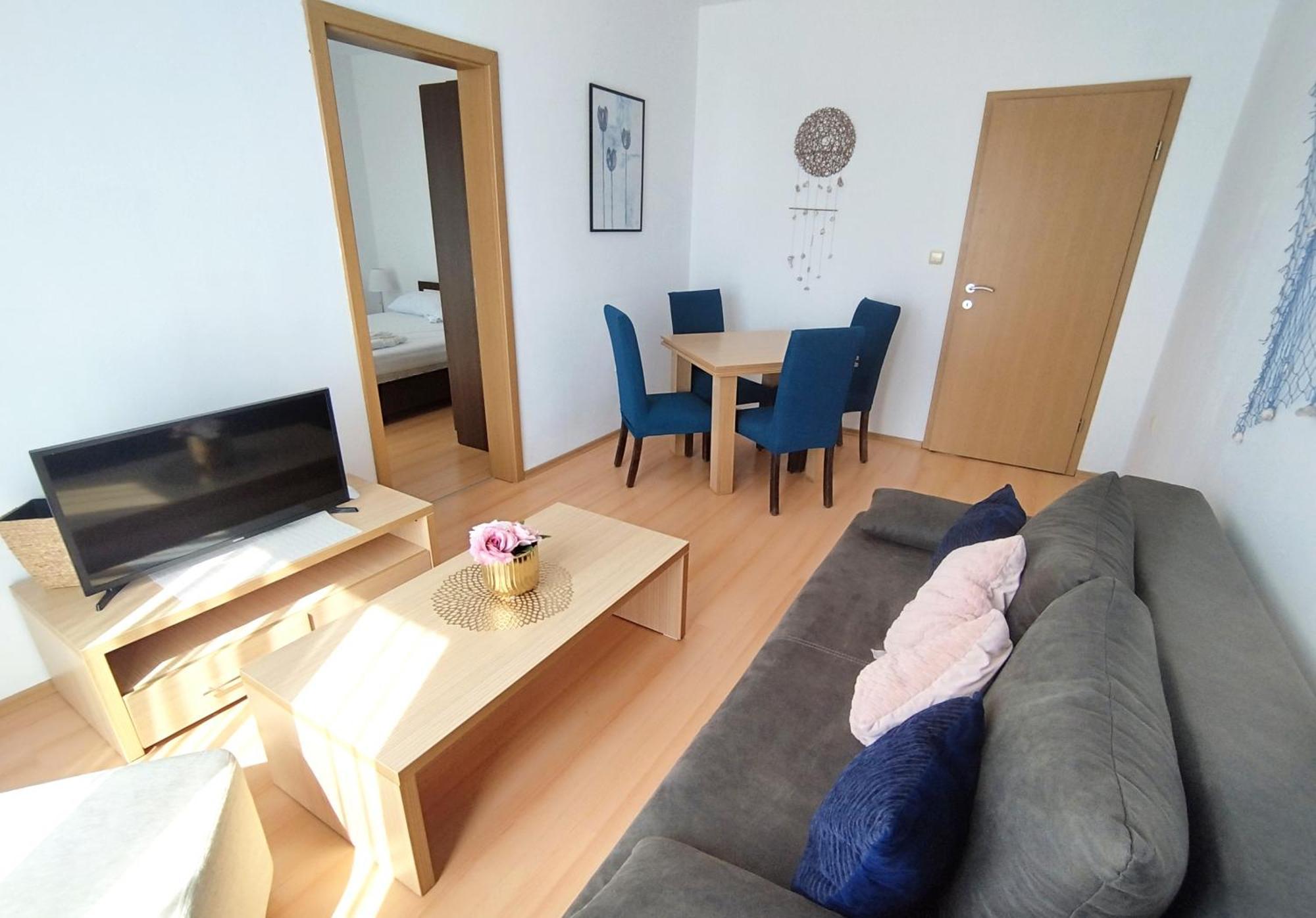 New Line Village Apartments Napospart Kültér fotó